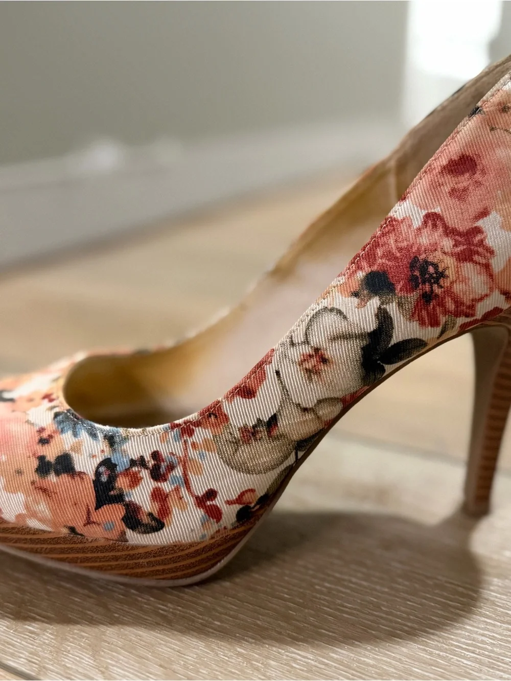 Christian Siriano Floral Pumps - Peach, Cream & Coral Accents